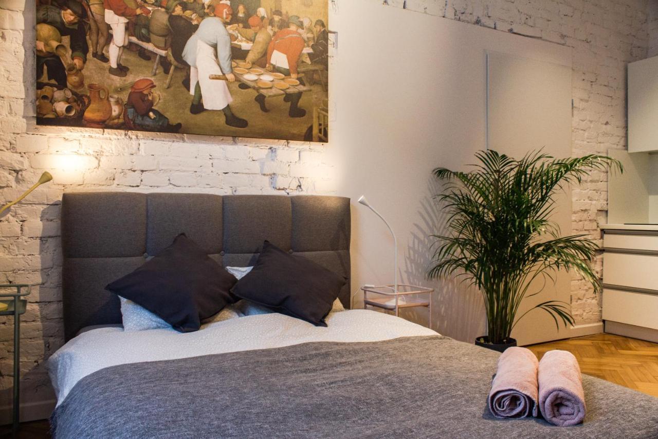 Sympatyczne Studio Z Palma Areka / A Nice Studio With Areka Palm Tree ウッチ エクステリア 写真